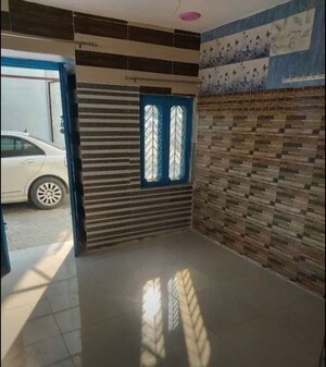 Room in 3 BHK Apartment at Eldeco Empereur, Hazratganj – for Rent
