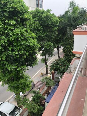 Balcony in 2 BHK Builder Floor at Sector 41 – for Rent