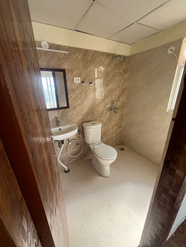 Attached Bathroom, amrapali-dream-valley 2 Bedroom 850 Sq.Ft. Apartment In Amrapali Dream Valley Greater Noida 9994389