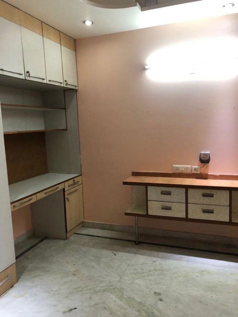 Kitchen, sector 61 5 Bedroom 4000 Sq.Ft. Builder Floor In Sector 61 Noida 9994391