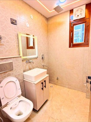 Bathroom in Studio Apartment at Sector 22 – for Rent