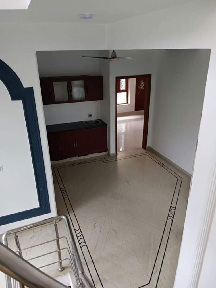 Balcony, sector 50 5 Bedroom 162 Sq.Mt. Independent House In Sector 50 Noida 9994402