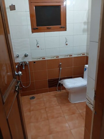 Bathroom in 5 BHK Independent House at Sector 50 – for Rent