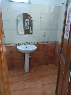 Bathroom in 5 BHK Independent House at Sector 50 – for Rent