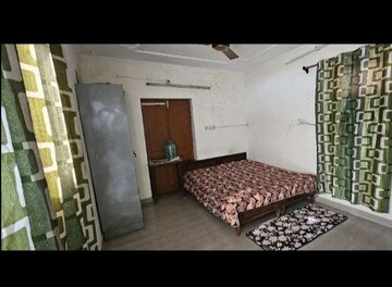 1 BHK Builder Floor For Rent in Sector 20