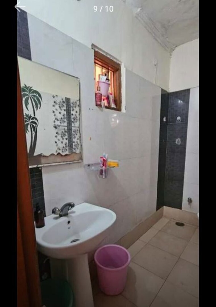Bathroom, sector 20 1 Bedroom 500 Sq.Ft. Builder Floor In Sector 20 Chandigarh 9994422