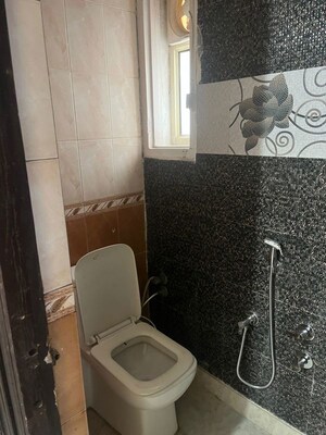Bathroom in 3 BHK Apartment at Sector 7 Dwarka – for Rent