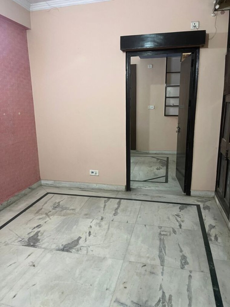 Room, sector 7 dwarka 3 Bedroom 1700 Sq.Ft. Apartment In Sector 7 Dwarka Delhi 9994437