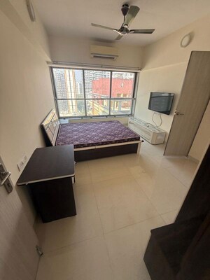Team Area in 4 BHK Apartment at Darshan Rico, Lower Parel – for Rent