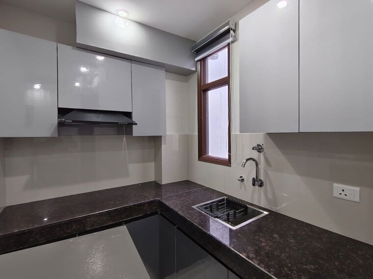 Kitchen, safdarjung enclave 4 Bedroom 550 Sq.Ft. Apartment In Safdarjung Enclave Delhi 9994472