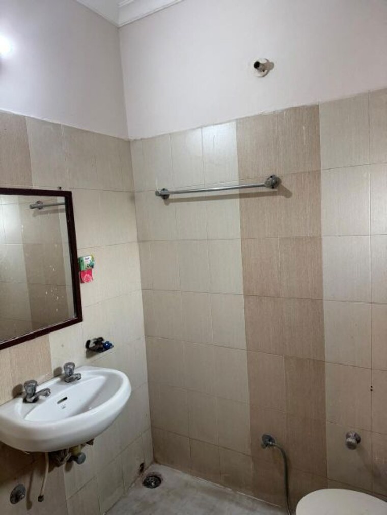 Bathroom, sector 22 2 Bedroom 1800 Sq.Ft. Builder Floor In Sector 22 Chandigarh 9994474