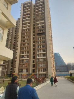 2 BHK + Study Room Apartment For Rent in Amrapali Golf Homes