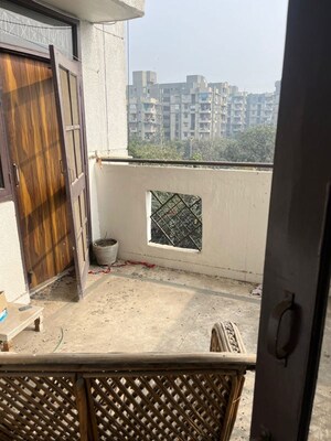 Living Room in 4 BHK Apartment at Sector 6 Dwarka – for Rent