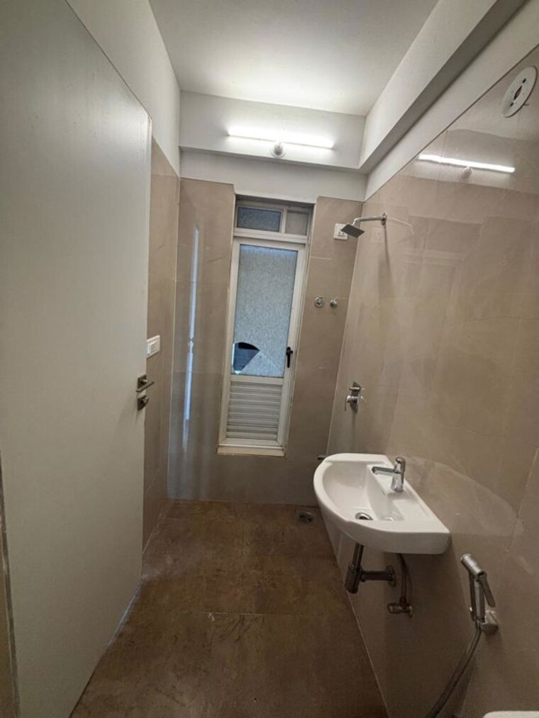Bathroom, k-raheja-vistas 3 Bedroom 1139 Sq.Ft. Apartment In Powai Mumbai 9994504
