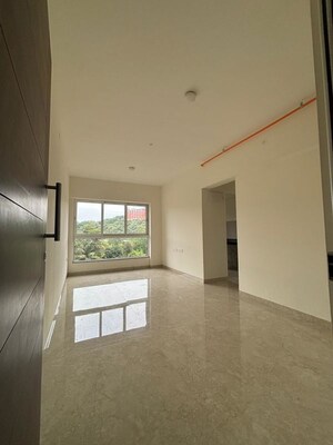 Room in 3 BHK Apartment at K Raheja Vistas, Powai – for Rent