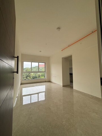 Room in 3 BHK Apartment at K Raheja Vistas, Powai – for Rent