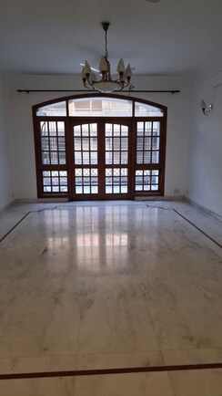 4 BHK + Pooja Room Builder Floor For Rent in Defence Colony