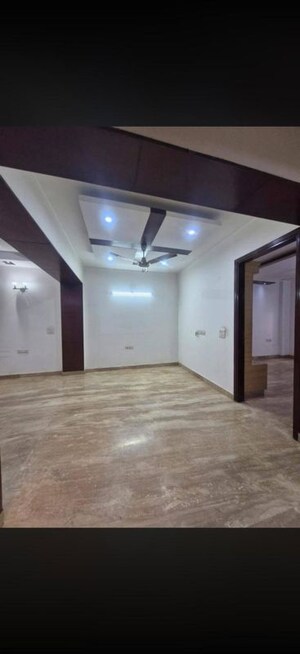 Room in 3 BHK Builder Floor at Kalkaji – for Rent