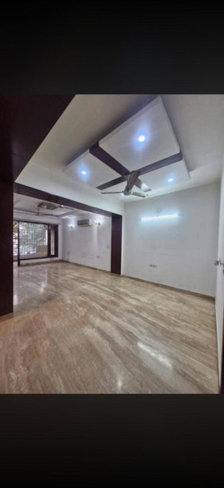 Living Room, kalkaji 3 Bedroom 200 Sq.Yd. Builder Floor In Kalkaji Delhi 9994540