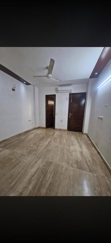 Room in 3 BHK Builder Floor at Kalkaji – for Rent