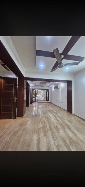 Room in 3 BHK Builder Floor at Kalkaji – for Rent