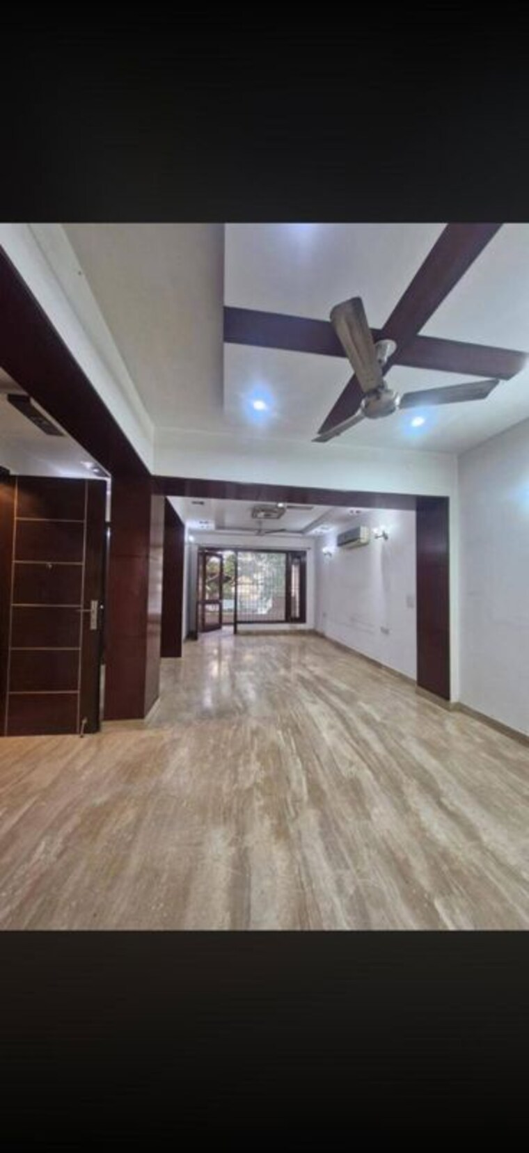 Room, kalkaji 3 Bedroom 200 Sq.Yd. Builder Floor In Kalkaji Delhi 9994540