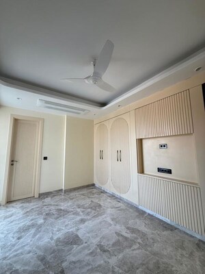 Room in 5 BHK Builder Floor at Kailash Colony – for Sale