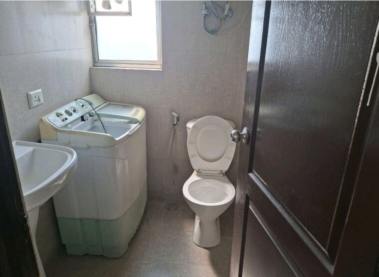 Bathroom, aditya-urban-homes 1 Bedroom 585 Sq.Ft. Apartment In Shahpur Bamheta Ghaziabad 9994564