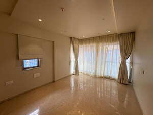 Room in 2 BHK Apartment at Kalpataru Mugnus, Bandra East – for Rent