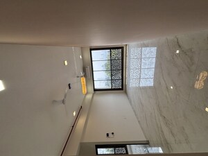 2 BHK Apartment For Rent in Adani Ten BKC, Bandra East