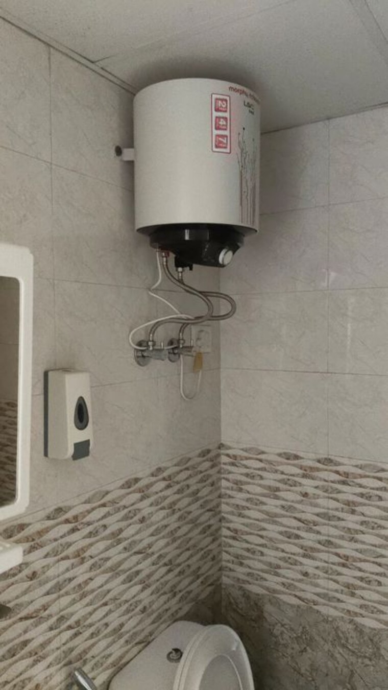 Bathroom, sector 11 3 Bedroom 1500 Sq.Ft. Builder Floor In Sector 11 Noida 9994602