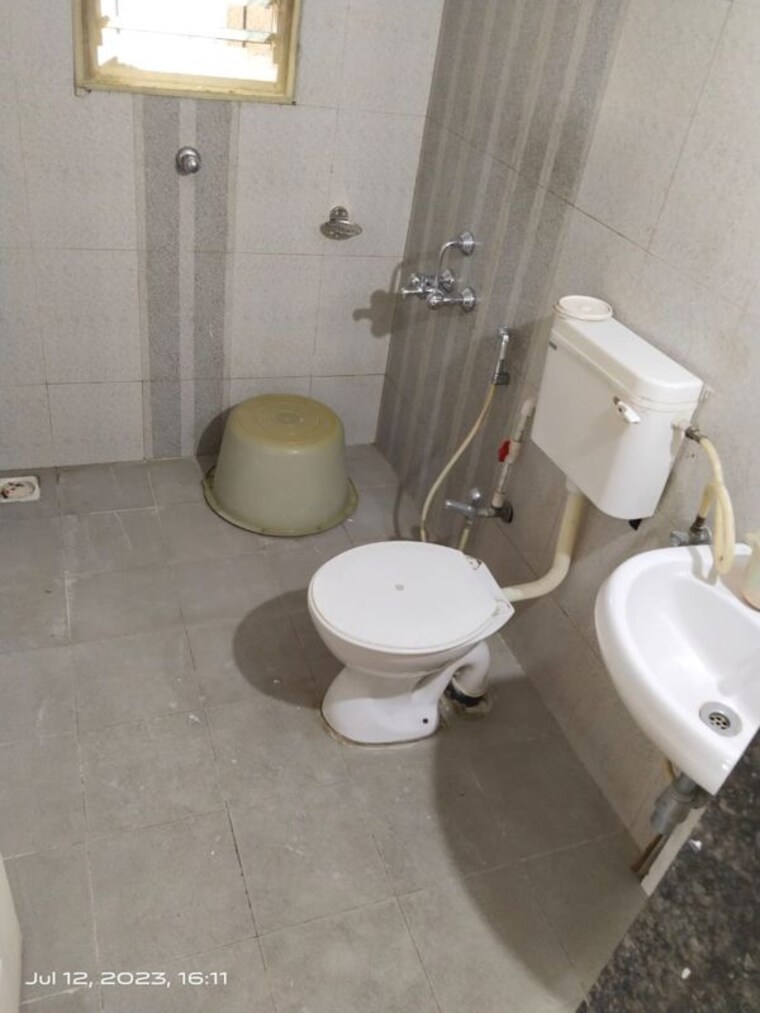 Bathroom, kunal-crimson 3 Bedroom 1500 Sq.Ft. Apartment In Aundh Pune 9994613