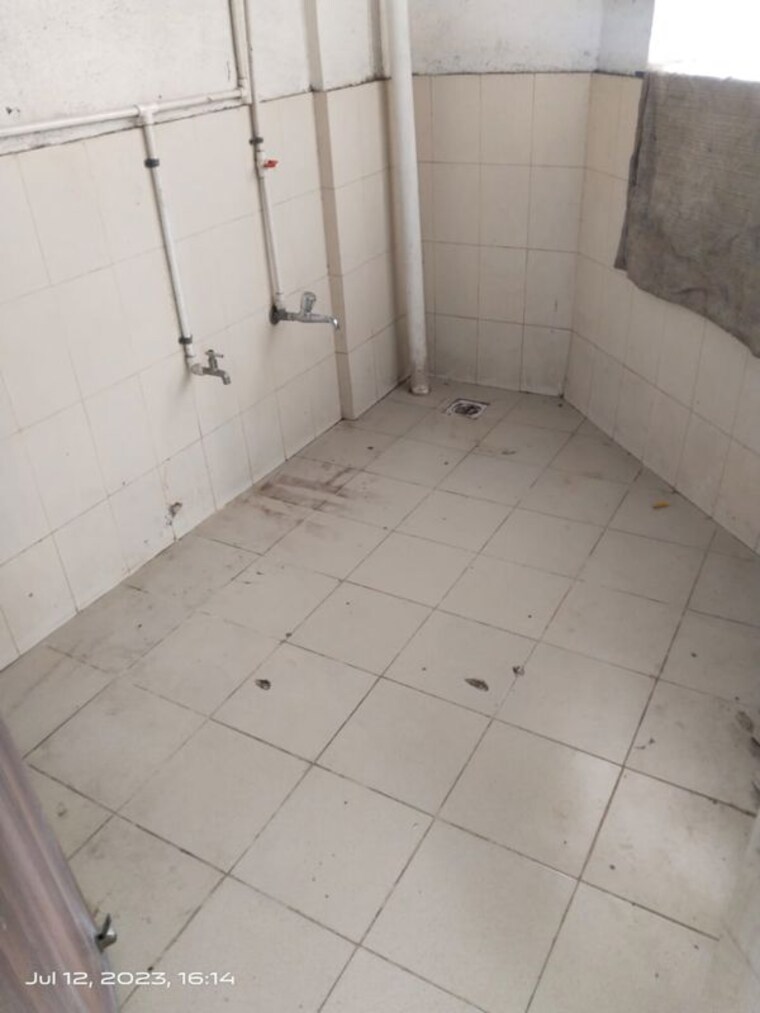 Bathroom, kunal-crimson 3 Bedroom 1500 Sq.Ft. Apartment In Aundh Pune 9994613