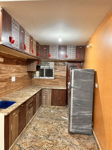 Kitchen in 1.5 BHK Builder Floor at Kr Puram – for Rent