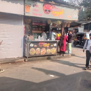 Parking in  Shop at Jaykar Smruti, Aarey Road – for Rent