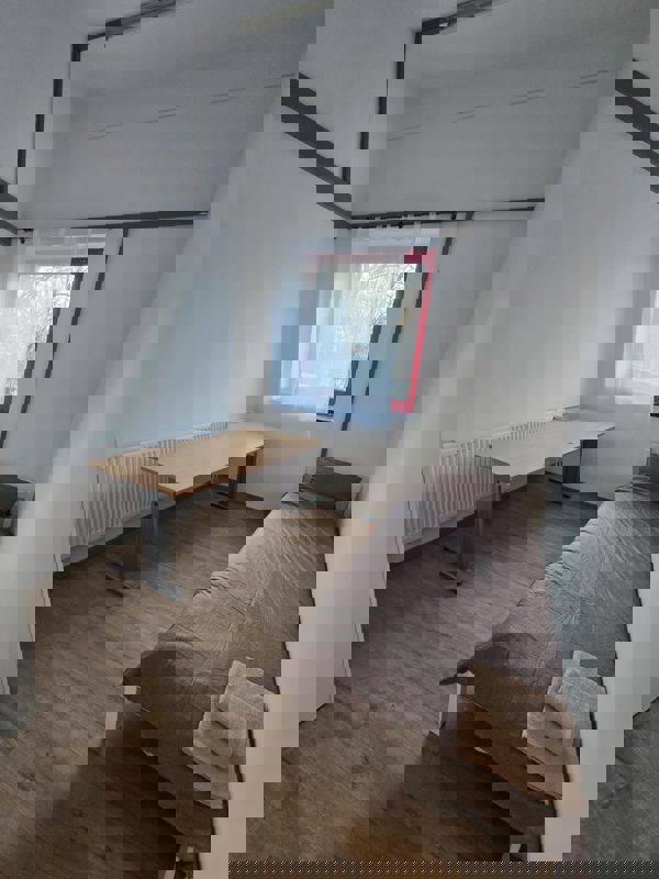 1 Rk  500 Sq.Yd. Builder Floor in DLF Gateway Tower