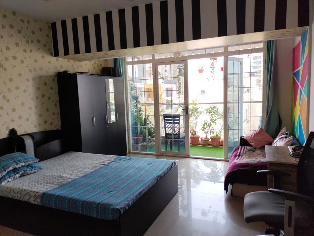 2 BHK + Pooja Room,Servant Room,Extra Room Apartment For Rent in Matrix Alfa 1