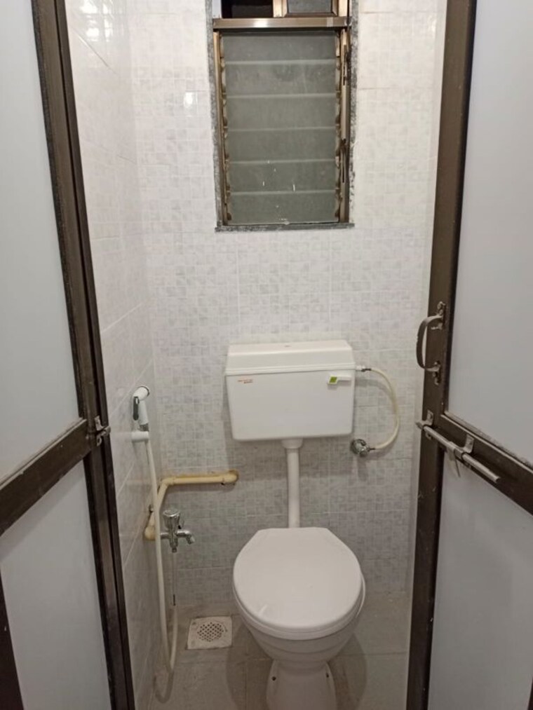 Bathroom, mahalaxmi-chs-worli 1 Bedroom 550 Sq.Ft. Apartment In Worli Mumbai 9994638