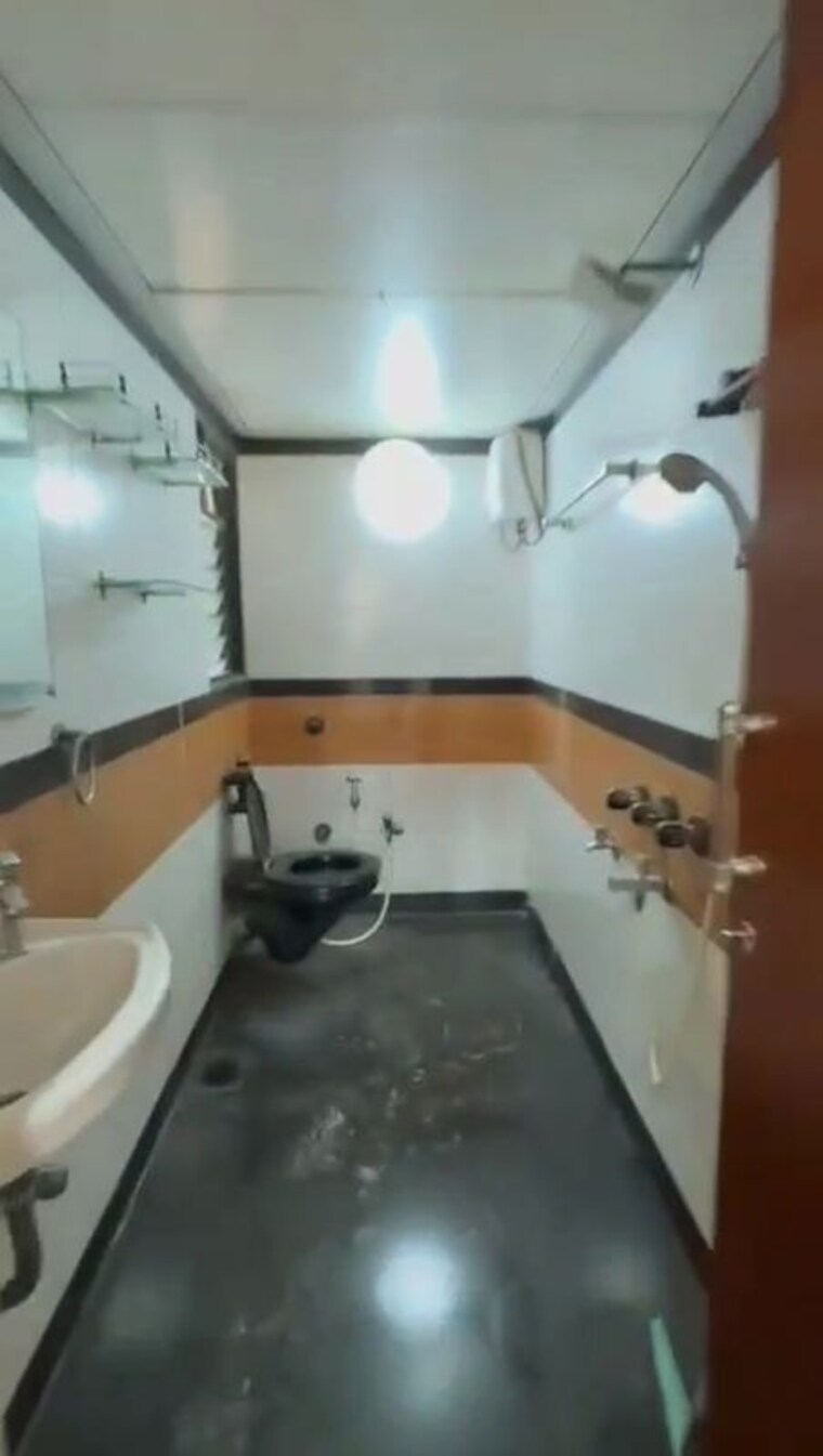 Bathroom, shangrila-chs-versova 2 Bedroom 800 Sq.Ft. Apartment In Versova Mumbai 9994639