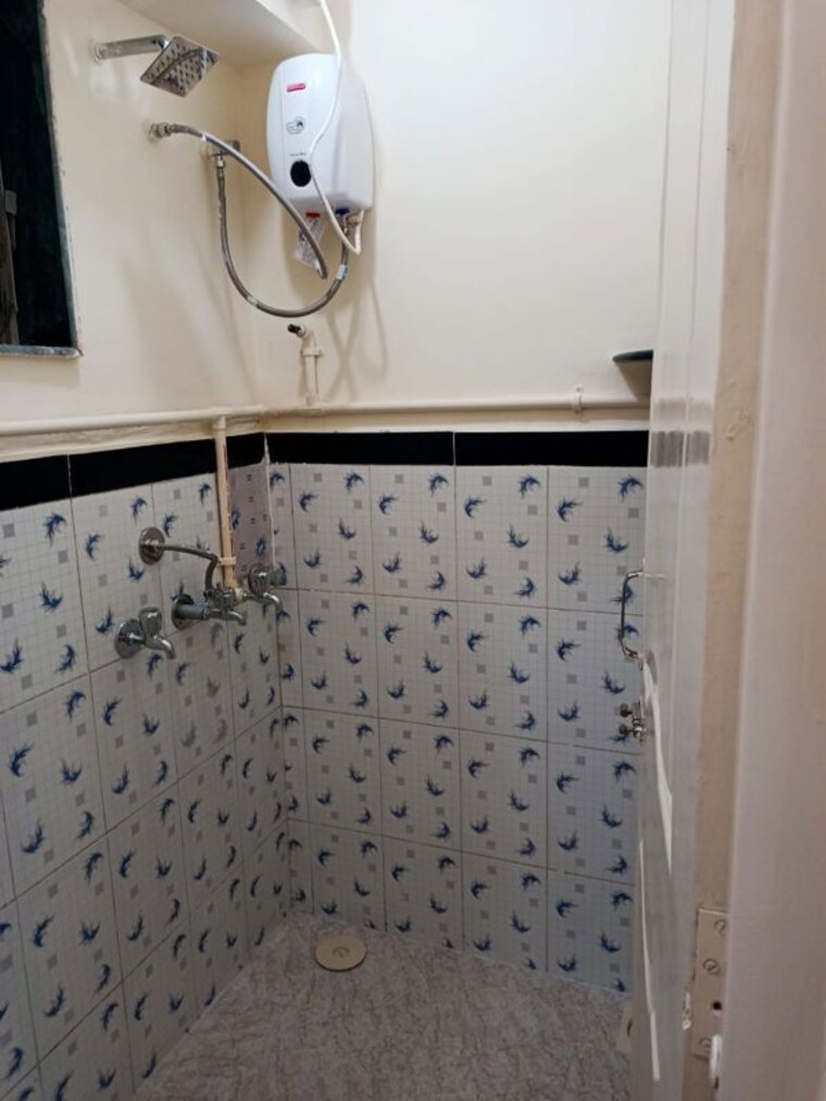 Bathroom, shrinivas-tower 1 Bedroom 405 Sq.Ft. Apartment In Lower Parel Mumbai 9994641