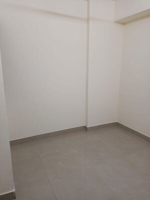 Room in 1 BHK Apartment at Shrinivas Tower, Lower Parel – for Rent