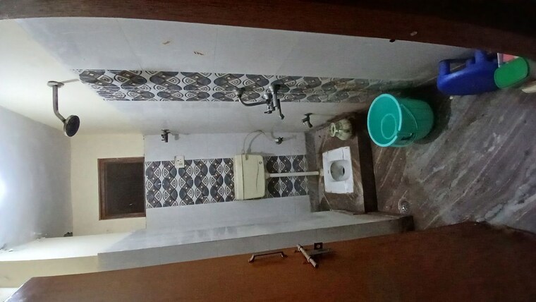 Bathroom, okhla vihar 2 Bedroom 450 Sq.Ft. Builder Floor In Okhla Vihar Delhi 9994645