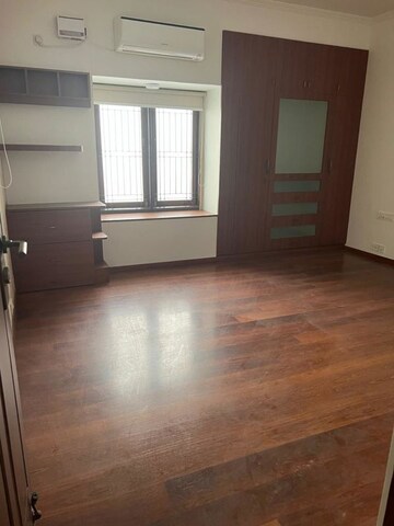 Room in 3 BHK Apartment at SNS Villa, Lavelle Road – for Rent