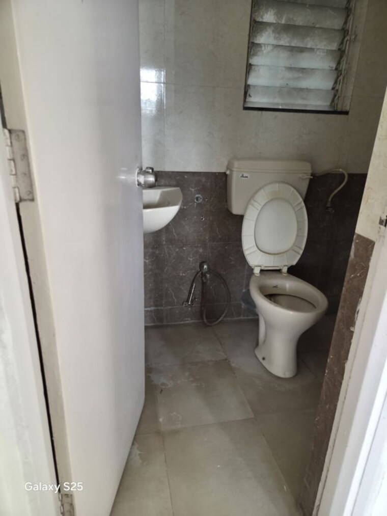 Bathroom, jalan-aura-county-pune 2 Bedroom 815 Sq.Ft. Apartment In Wagholi Pune 9994649