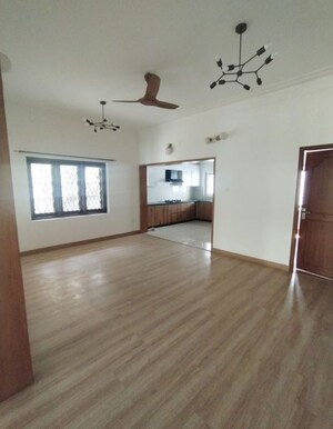 Room in 4 BHK Independent House at Deccan Vilas, Dollars Colony – for Rent