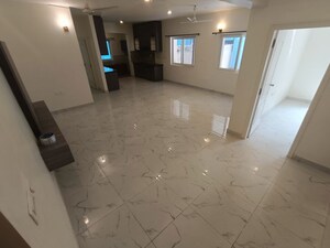Room in 3 BHK Apartment at SNS Premnivas, Infantry Road – for Rent