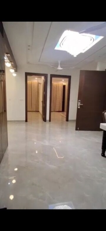 Room in 3 BHK Builder Floor at Sushant Lok 2, Sector 57 – for Sale