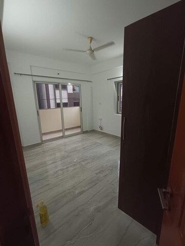 Room in 3 BHK Apartment at Queens Manor Apartment, Shivaji Nagar – for Rent