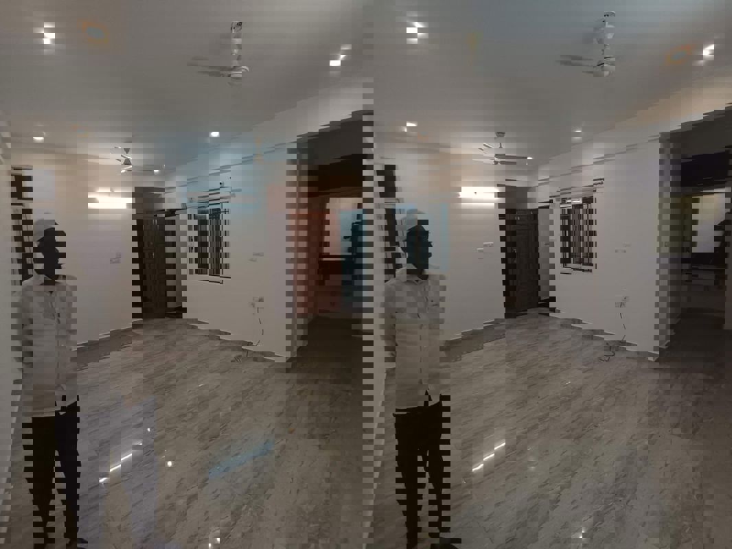 3 BHK + Extra Room 2400 Sq.Ft. Apartment in Queens Manor Apartment