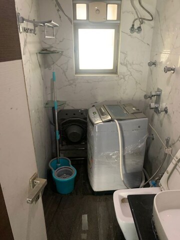 Master Bedroom in 3 BHK Apartment at Shivshakti Apartments, Andheri West – for Rent